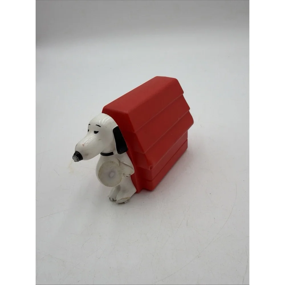 Vintage AVON  SNOOPY & DOGHOUSE New w Box No Shampoo 1969